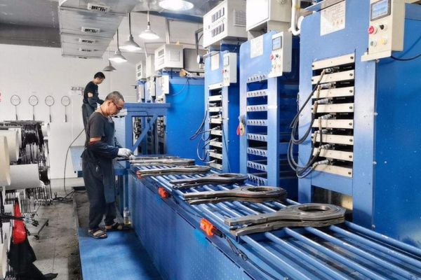 先進の製造設備